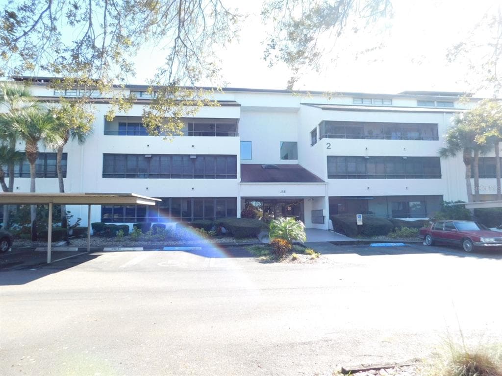 2581 COUNTRYSIDE BOULEVARD UNIT 2204 CLEARWATER, FL 33761