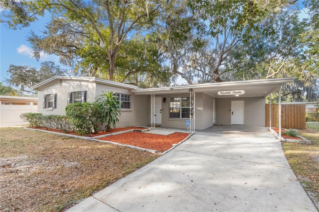 1912 E CLINTON STREET TAMPA, FL 33610