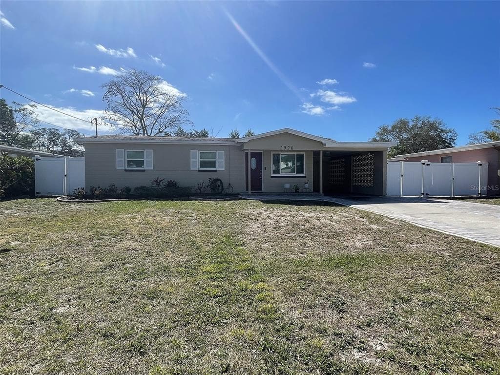 2920 W ROGERS AVENUE TAMPA, FL 33611