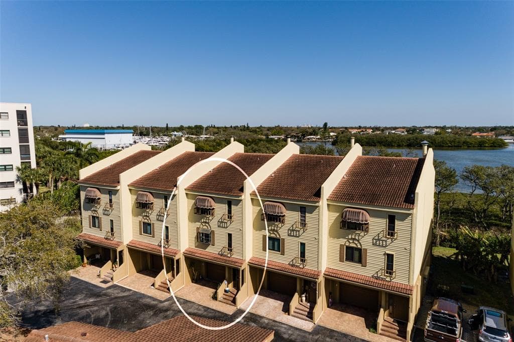 1710 LIGHTHOUSE TERRACE S UNIT 3 SOUTH PASADENA, FL 33707
