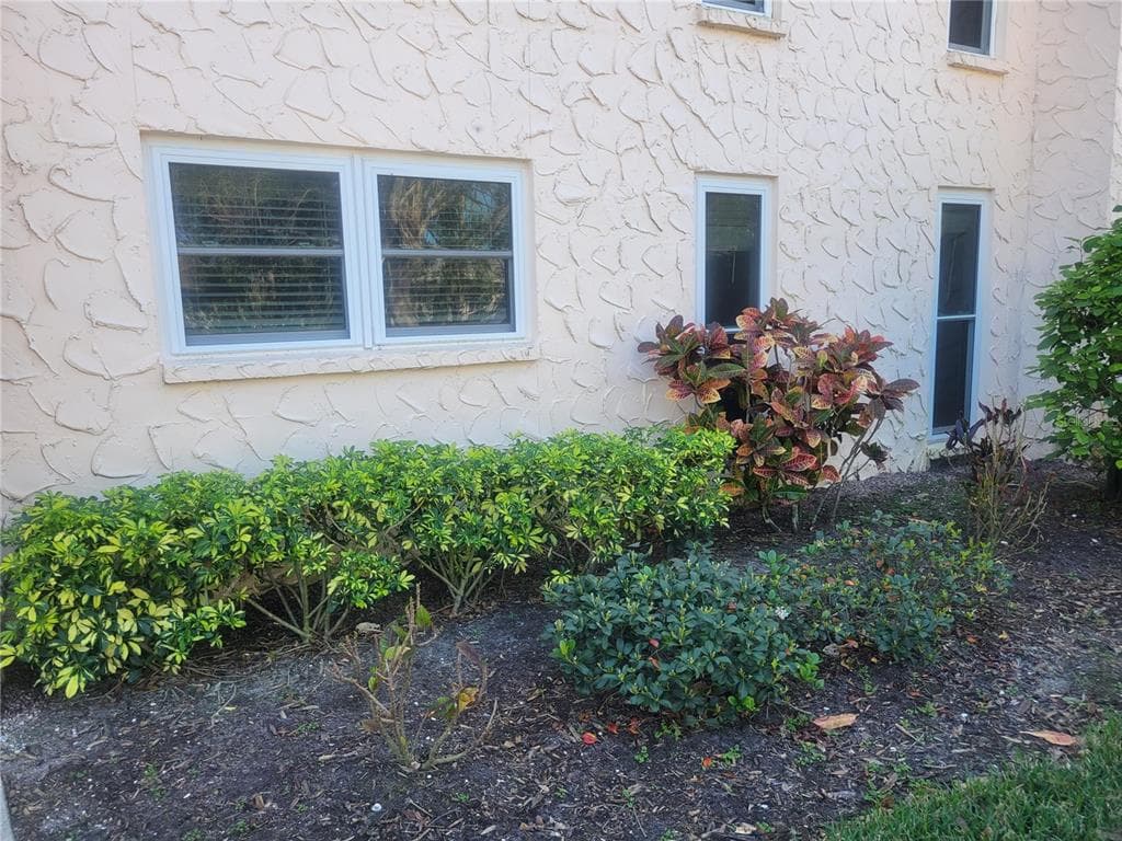 106 FERNWOOD CIRCLE UNIT 106 SEMINOLE, FL 33777