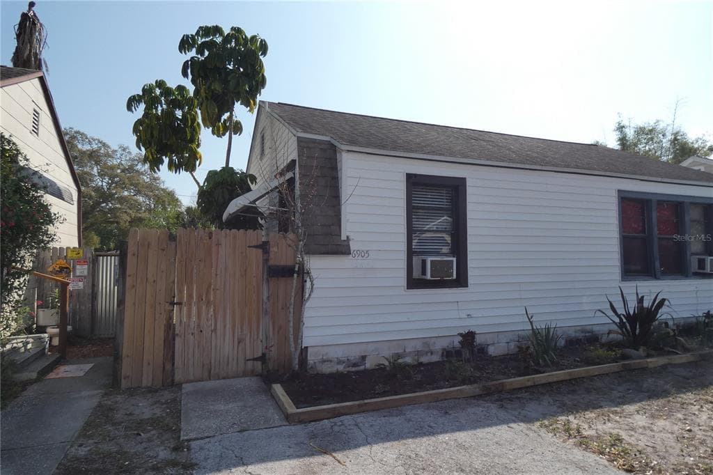 6905 3RD STREET N ST PETERSBURG, FL 33702