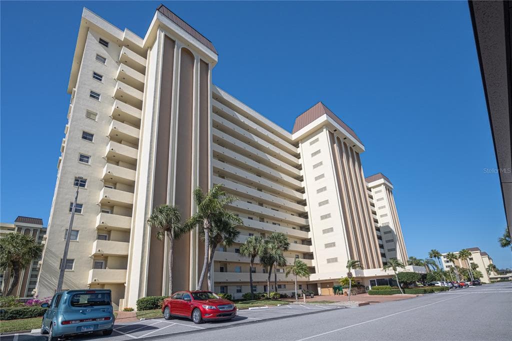 4575 COVE CIRCLE UNIT 1105 ST PETERSBURG, FL 33708
