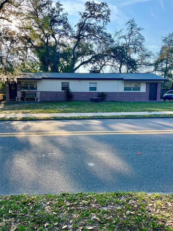 1109 E SENECA AVENUE TAMPA, FL 33612