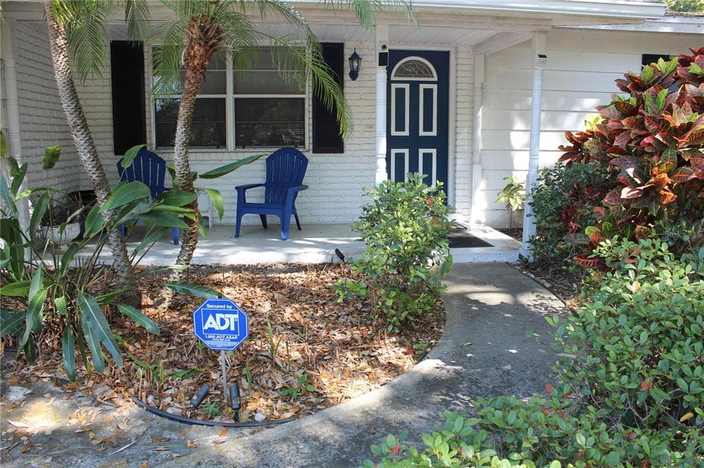 5831 HILLSIDE STREET SEMINOLE, FL 33772