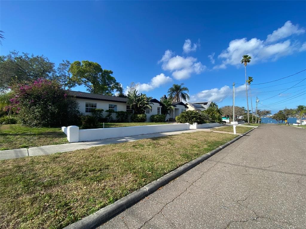 315 SUNBURST COURT CLEARWATER, FL 33755
