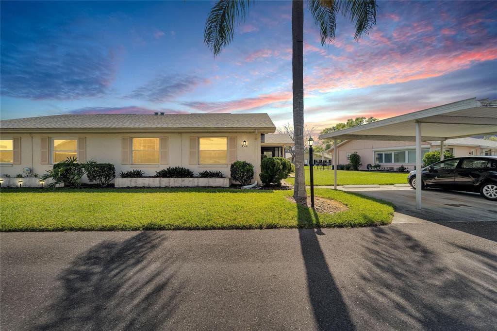2310 GLENMORE CIRCLE SUN CITY CENTER, FL 33573