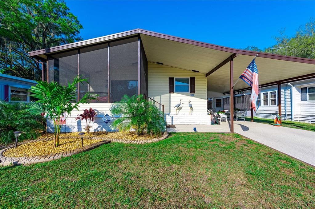 5121 JO STREET ZEPHYRHILLS, FL 33542