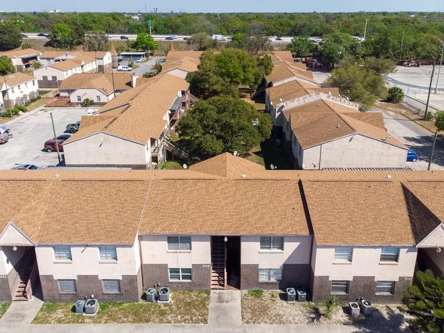 9019 WESTCHESTER CIRCLE UNIT 48 TAMPA, FL 33604
