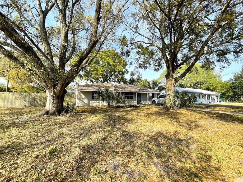 3915 W LEILA AVENUE TAMPA, FL 33616