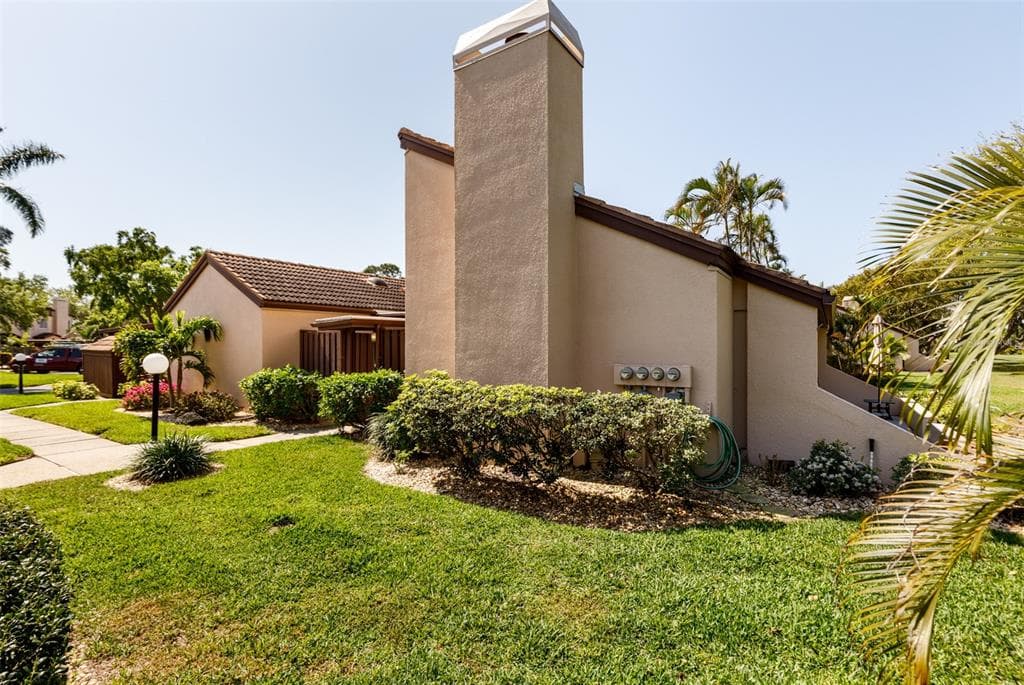 1307 PELICAN CREEK CROSSING ST PETERSBURG, FL 33707