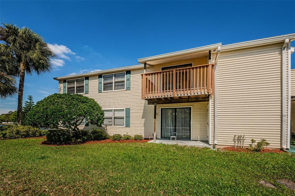 137 HUNTER LAKE DRIVE UNIT H OLDSMAR, FL 34677