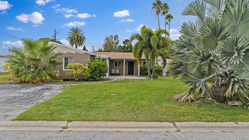 24 LYNN WAY UNIT 24 MADEIRA BEACH, FL 33708
