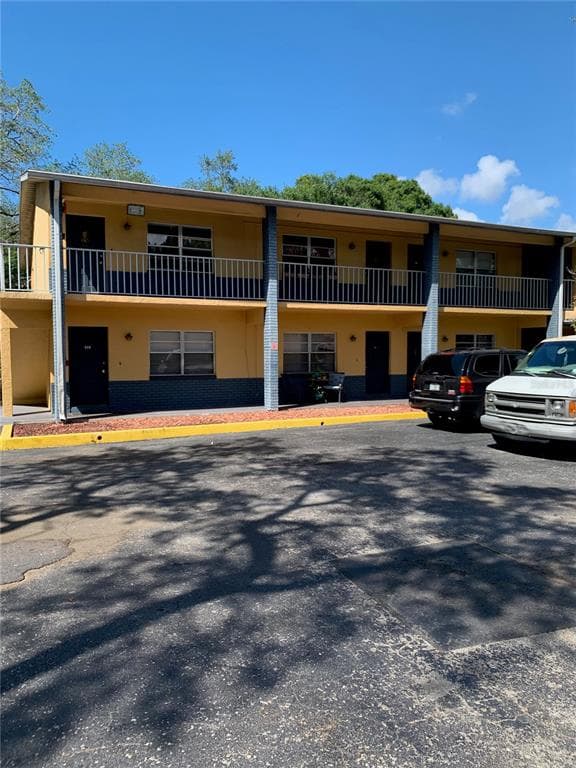 1132 AUBURN STREET CLEARWATER, FL 33756