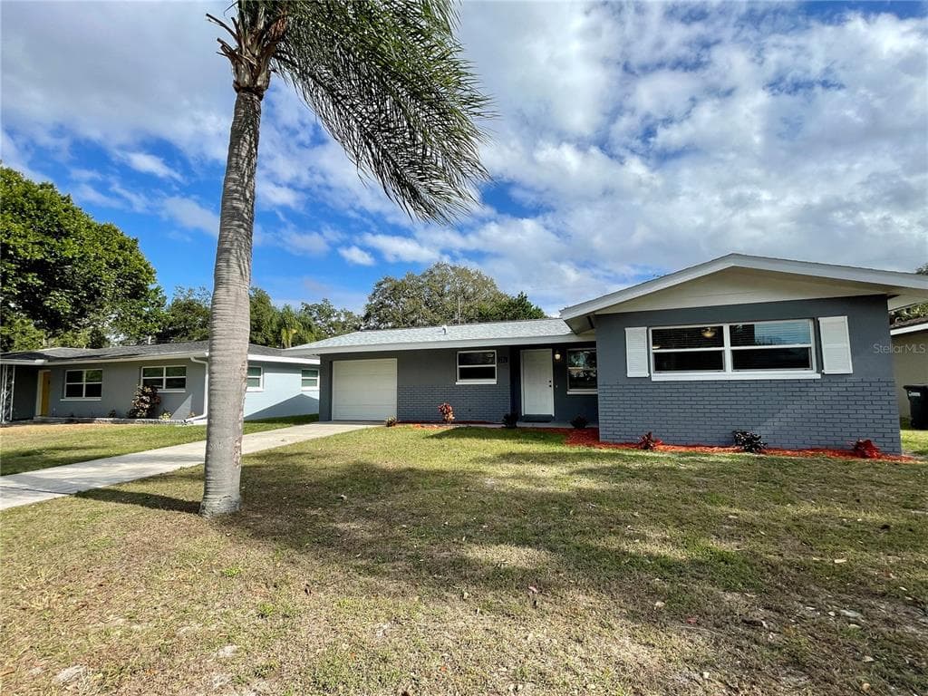 211 S FERNWOOD AVENUE CLEARWATER, FL 33765