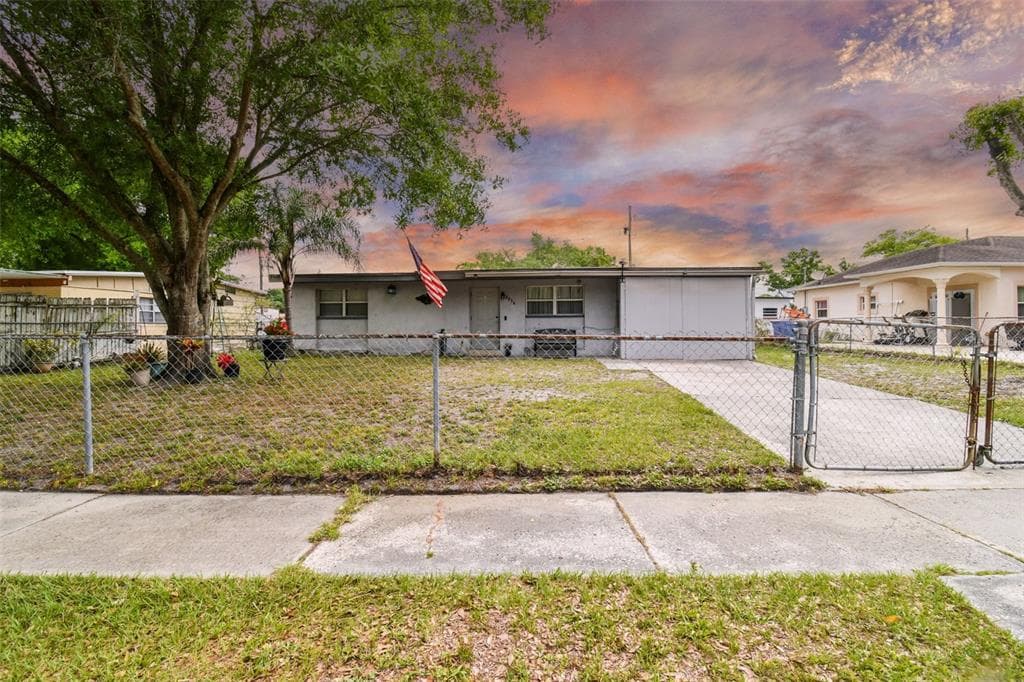 2034 WAIKIKI WAY TAMPA, FL 33619