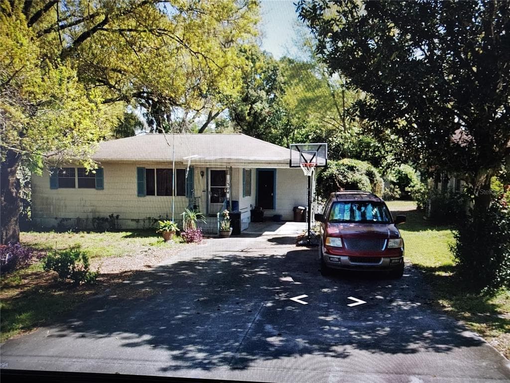 1304 N FERRELL STREET PLANT CITY, FL 33563