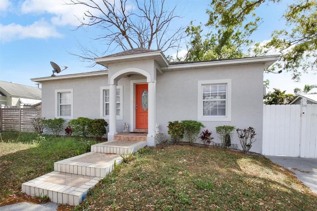 2906 W MAIN STREET TAMPA, FL 33607