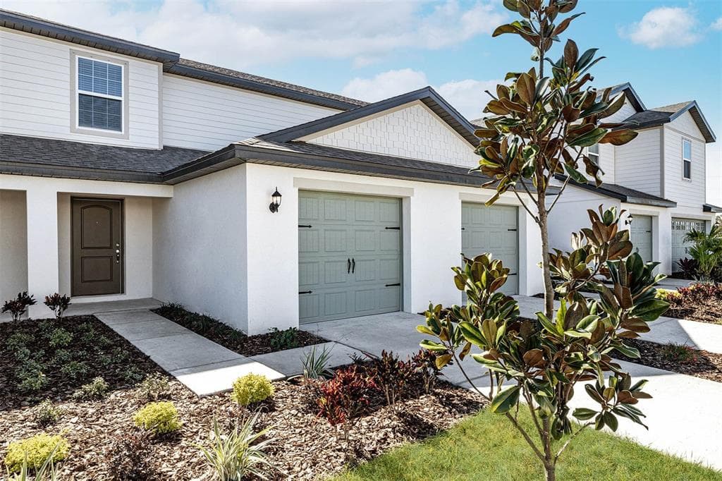 1707 WYNFORD CIRCLE TAVARES, FL 32778