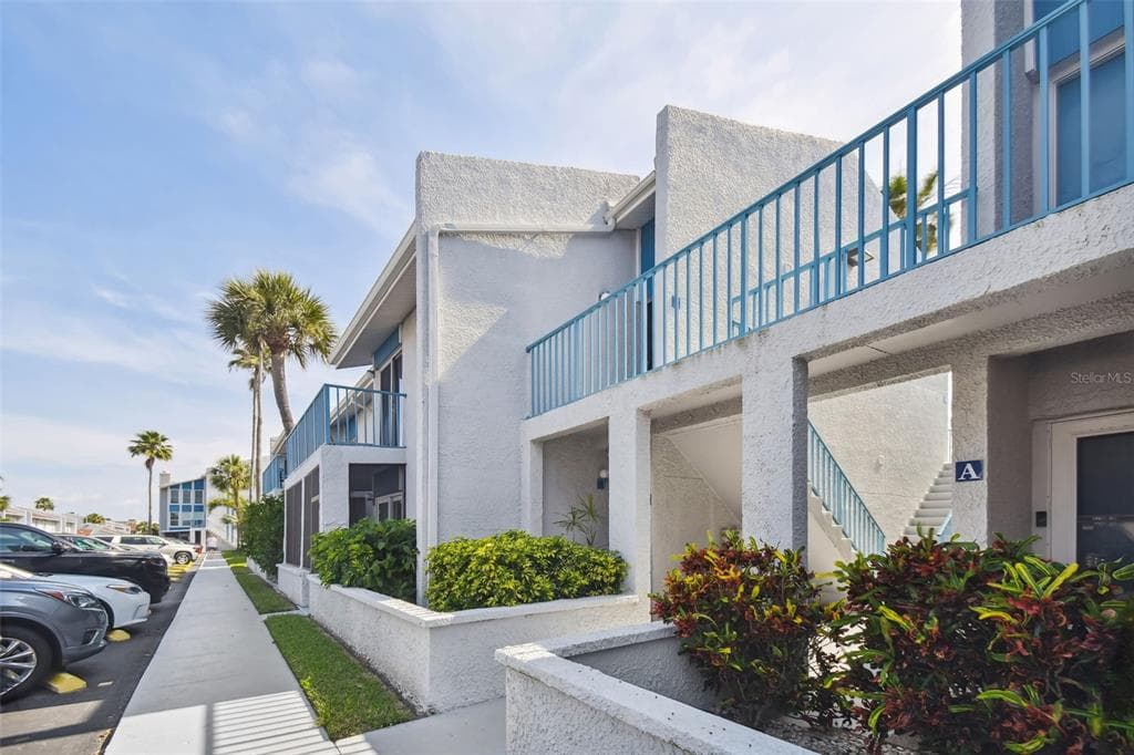 261 MEDALLION BOULEVARD UNIT F MADEIRA BEACH, FL 33708