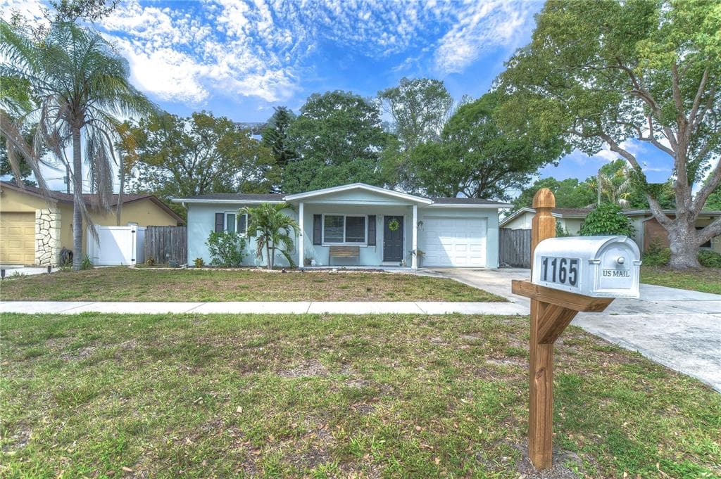 1165 SAN REMO DRIVE LARGO, FL 33770