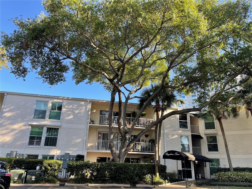 3325 BAYSHORE BOULEVARD UNIT A23 TAMPA, FL 33629