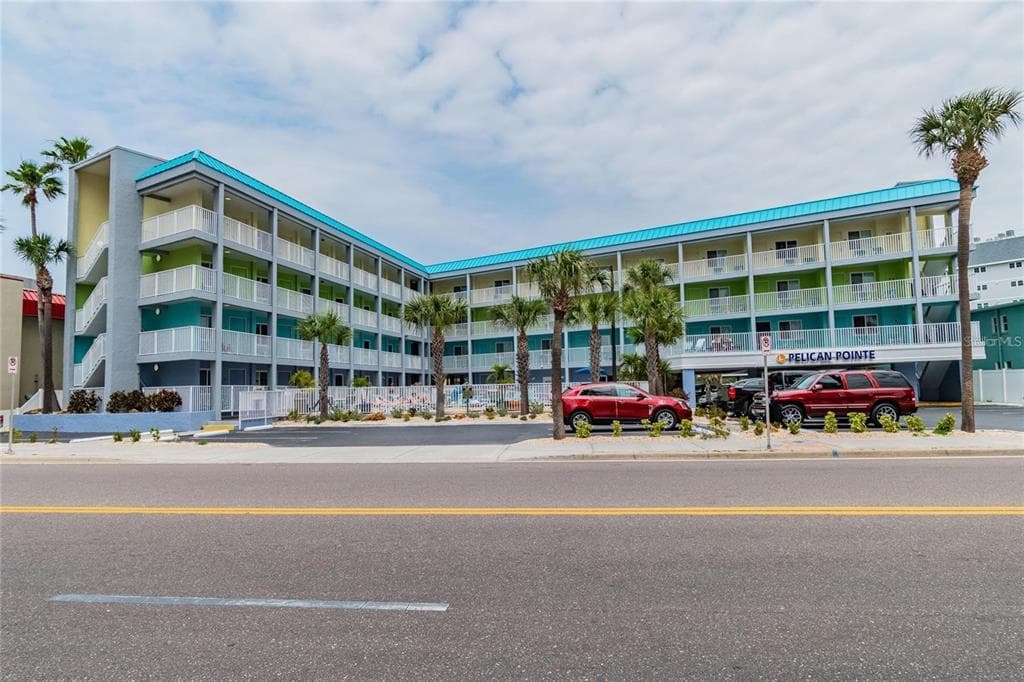 445 S GULFVIEW BOULEVARD UNIT 322 CLEARWATER BEACH, FL 33767