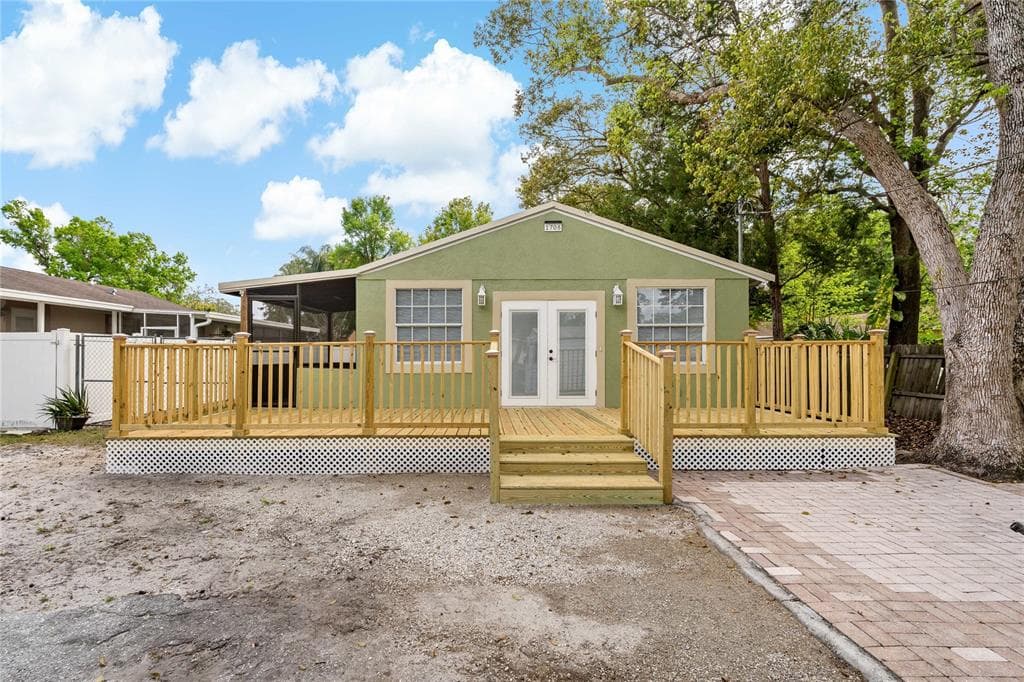 1708 W ARCTIC STREET TAMPA, FL 33604
