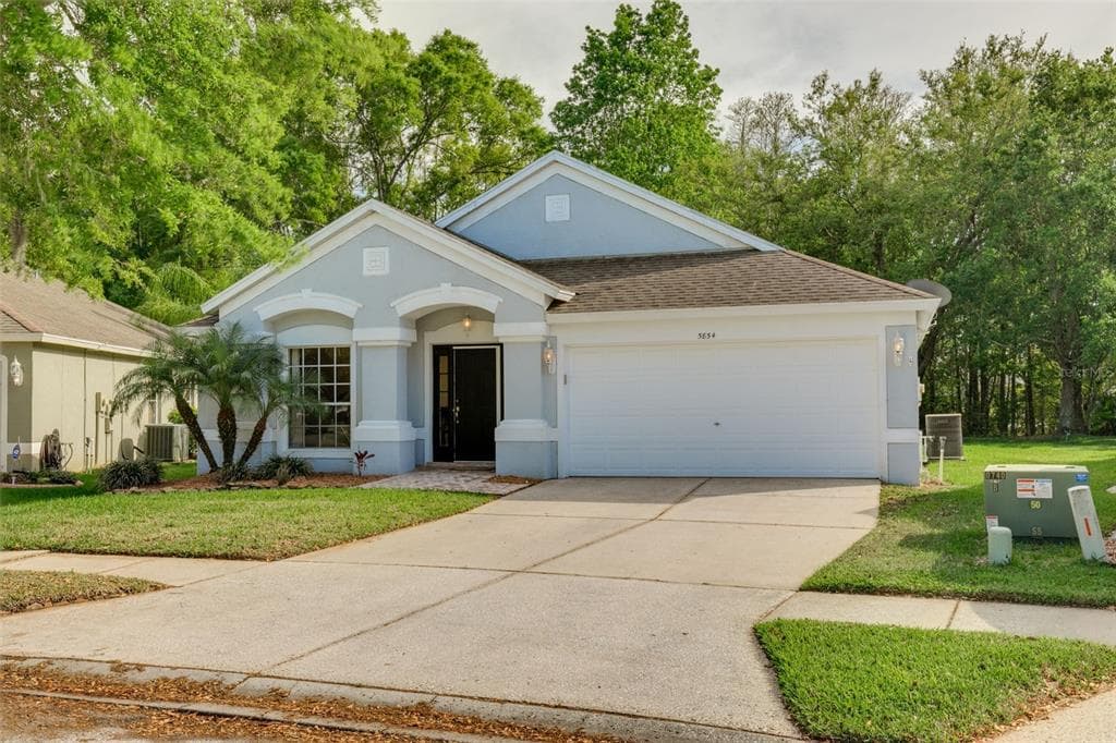 5854 COUNT TURF LANE WESLEY CHAPEL, FL 33544