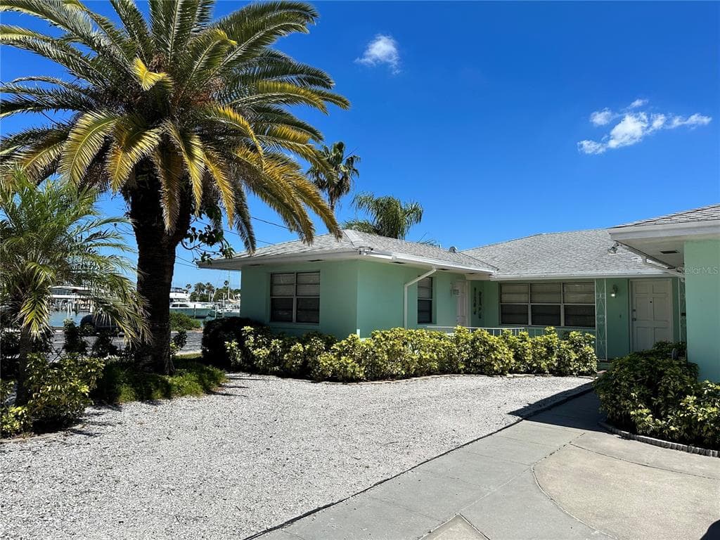 94 DEVON DRIVE CLEARWATER BEACH, FL 33767