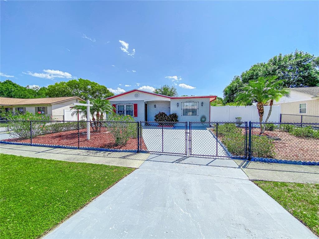 7407 THOMAS WAY TAMPA, FL 33619