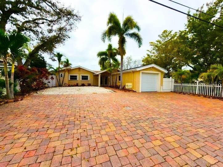 14016 W PARSLEY DRIVE MADEIRA BEACH, FL 33708