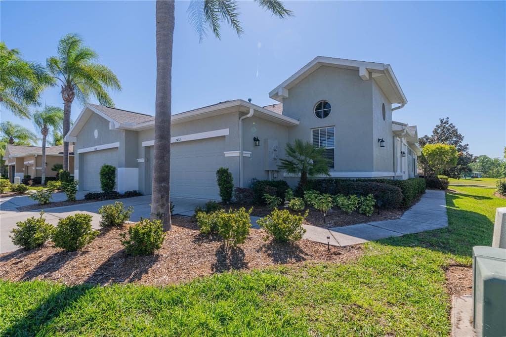 2432 SIFIELD GREENS WAY UNIT 47 SUN CITY CENTER, FL 33573