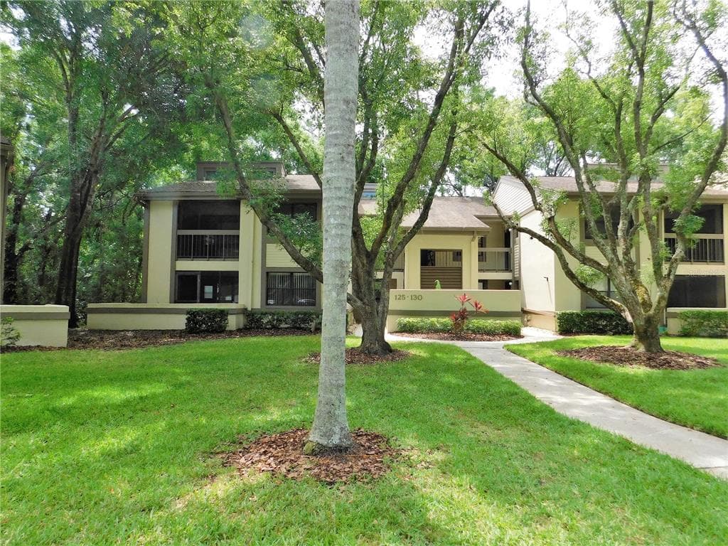 125 WOODLAKE WYNDE OLDSMAR, FL 34677
