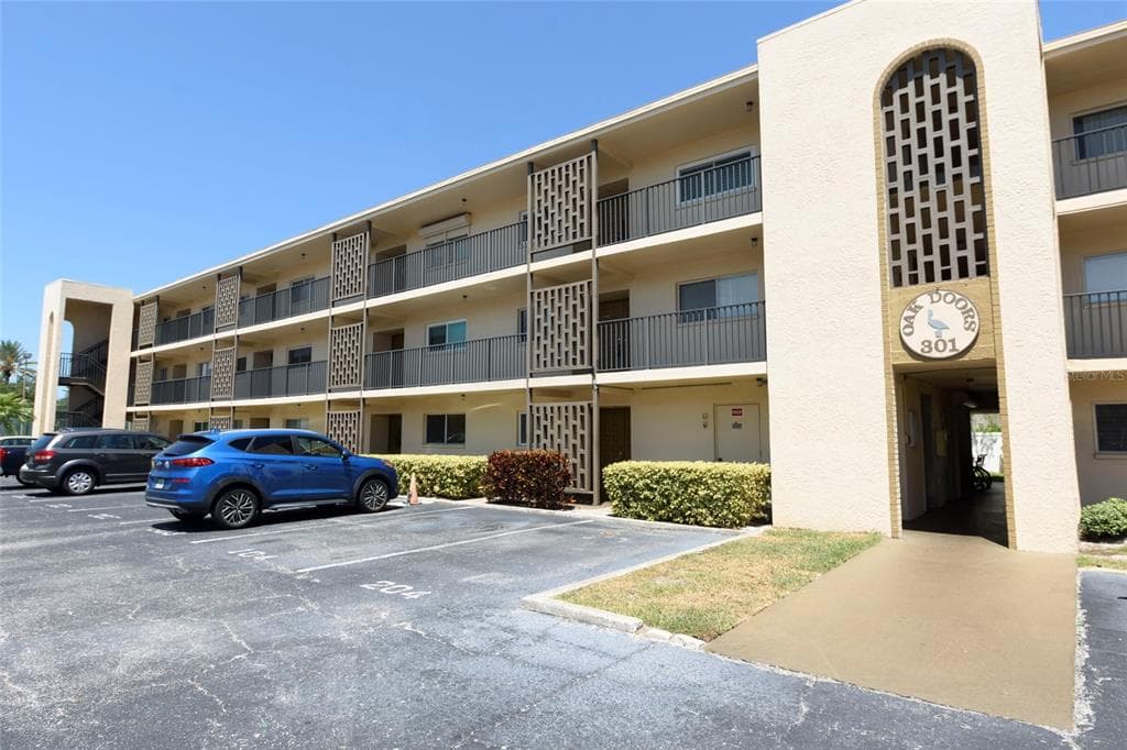 301 87TH AVENUE UNIT 204 ST PETE BEACH, FL 33706