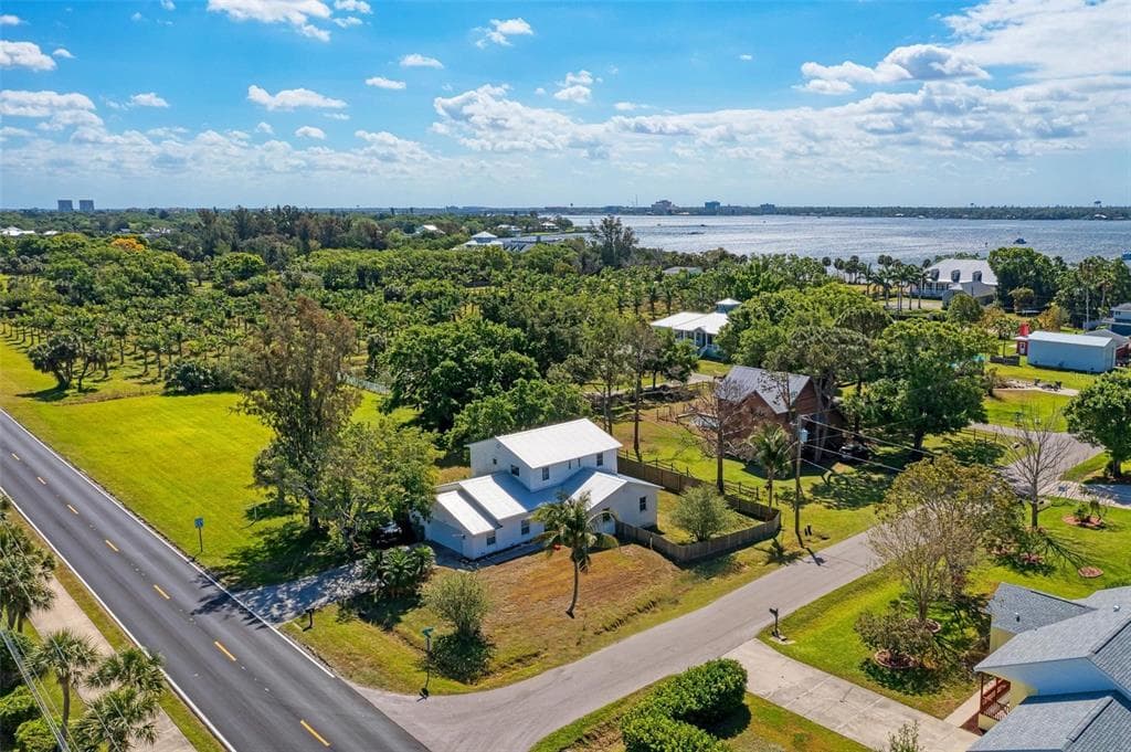 2911 10TH STREET W PALMETTO, FL 34221