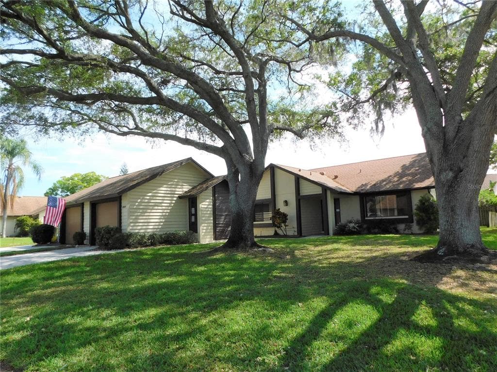 2619 HEMLOCK DRIVE CLEARWATER, FL 33763