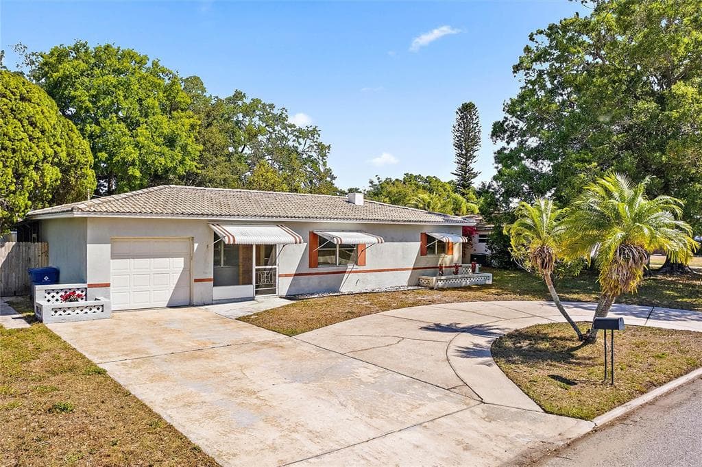 5849 44TH AVENUE N ST PETERSBURG, FL 33709
