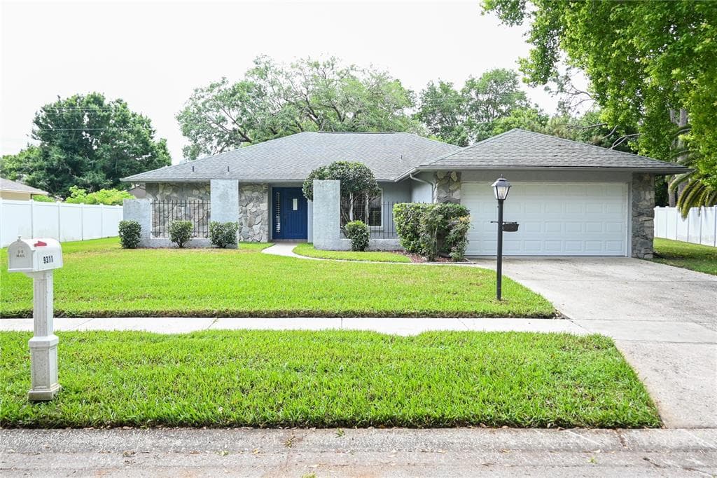 9311 PEBBLE CREEK DRIVE TAMPA, FL 33647