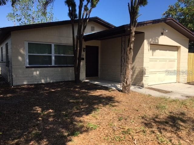 215 SW MADISON CIRCLE N ST PETERSBURG, FL 33703