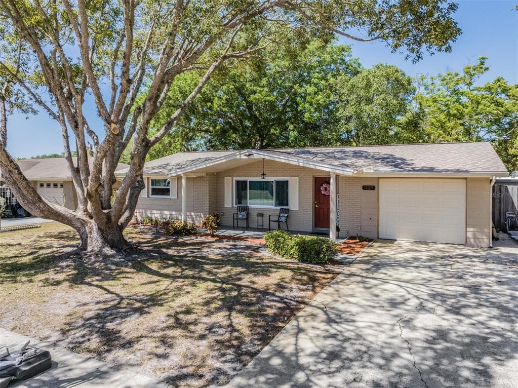 7429 LIVE OAK LANE NEW PORT RICHEY, FL 34653