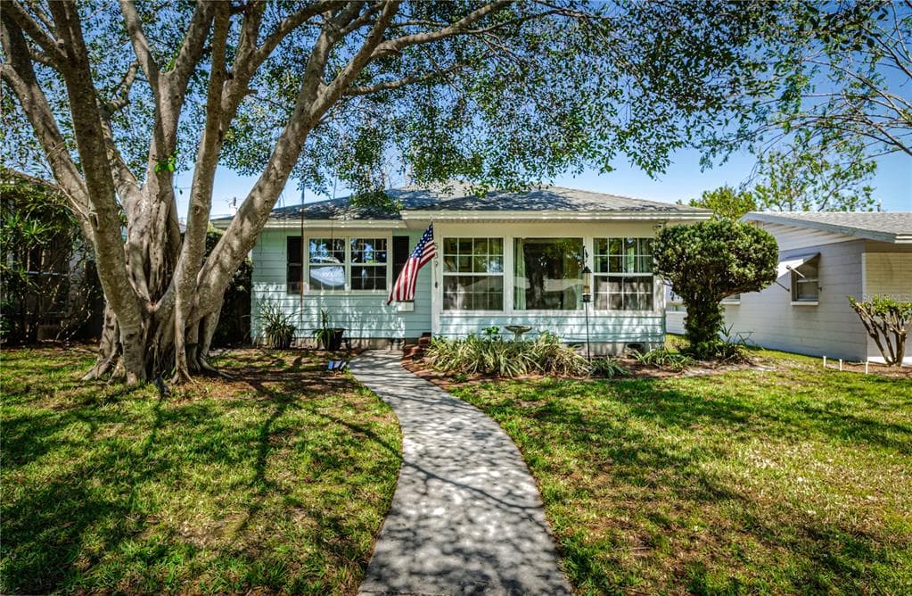 539 36TH AVENUE N ST PETERSBURG, FL 33704