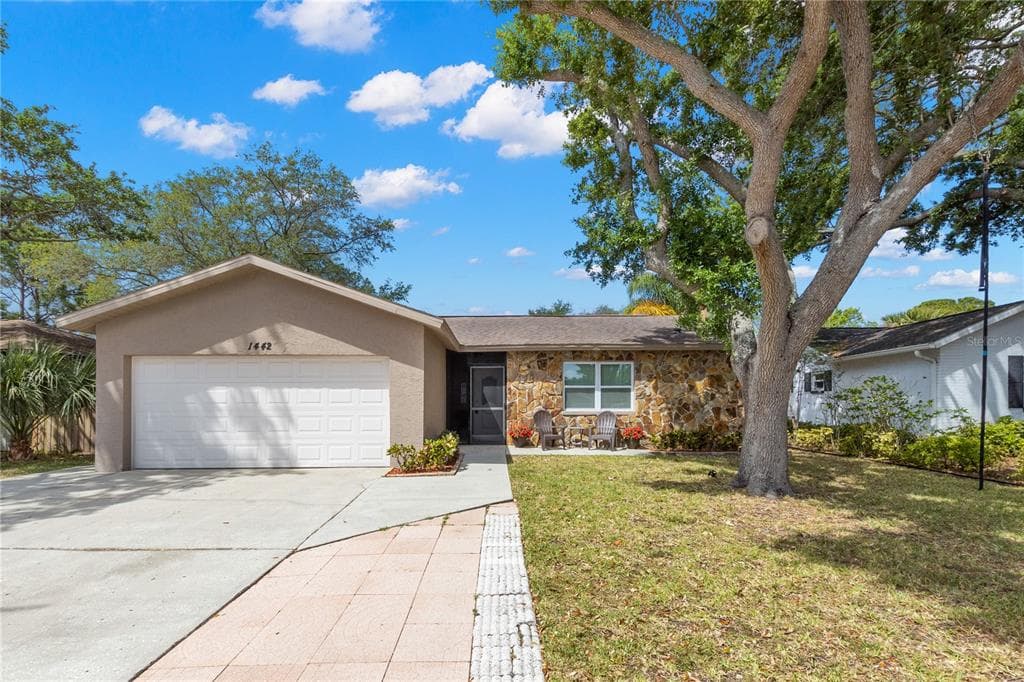 1442 CHESTERFIELD DRIVE