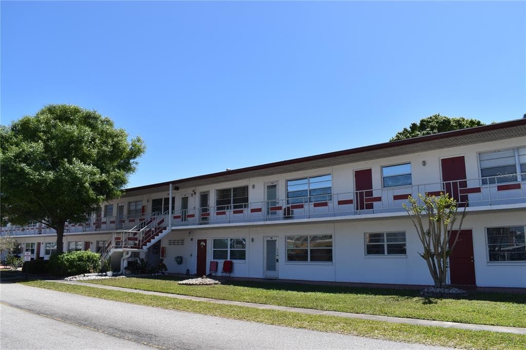 2050 58TH AVENUE N UNIT 9 ST PETERSBURG, FL 33714
