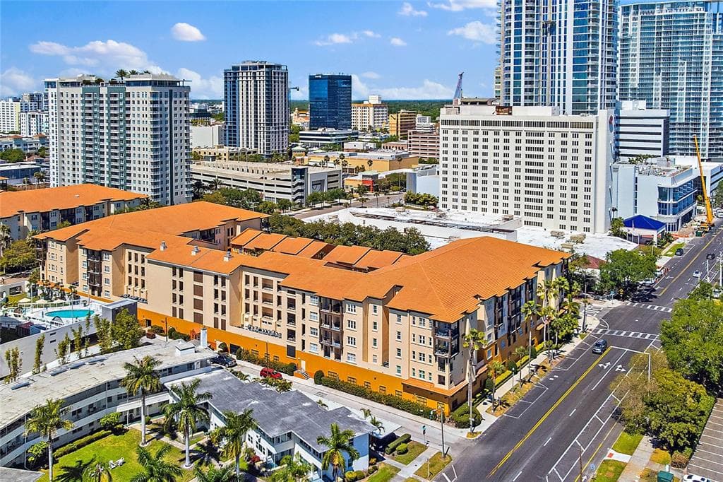 200 4TH AVENUE S UNIT 104 ST PETERSBURG, FL 33701