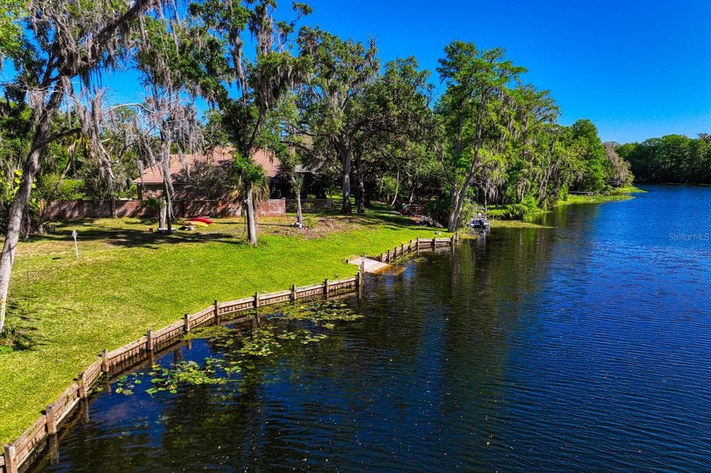 7810 TERRACE OAKS COURT TEMPLE TERRACE, FL 33617