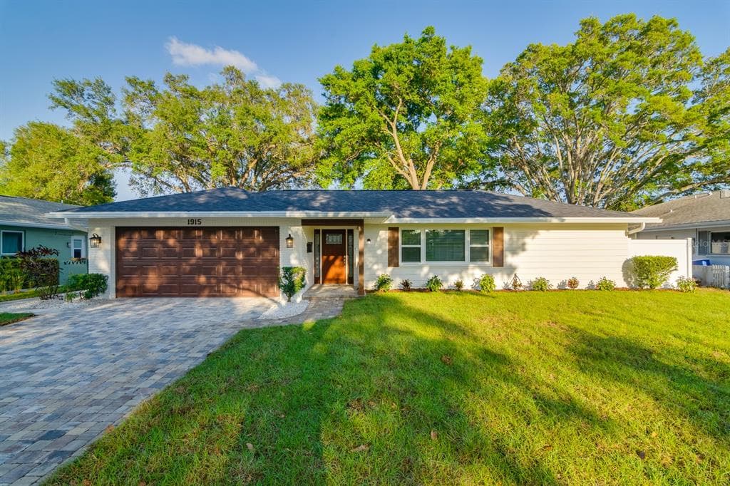 1915 CLEARVIEW LAKE DRIVE CLEARWATER, FL 33755