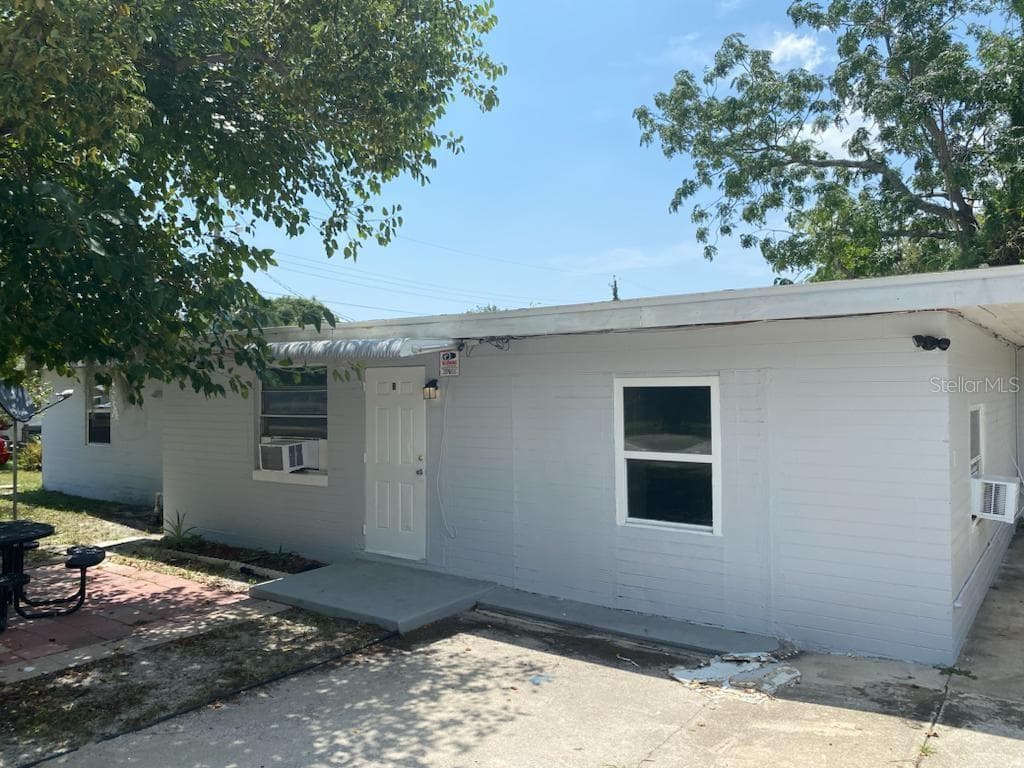 552 FAIRMOUNT ROAD DAYTONA BEACH, FL 32114