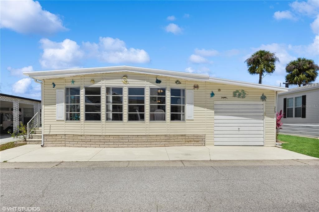 249 PELICAN DRIVE N OLDSMAR, FL 34677