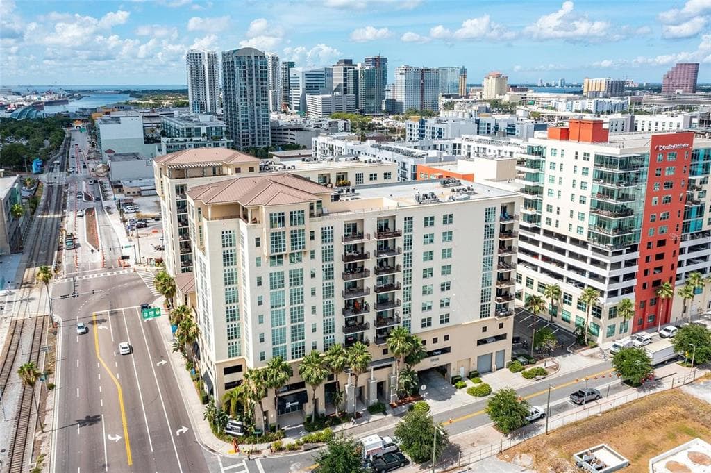 1227 E MADISON STREET UNIT 902 TAMPA, FL 33602